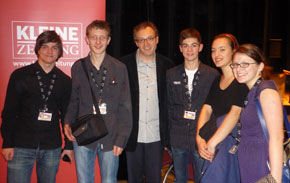 Foto: Schülerradio Schüler und Josef Hader