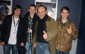 Foto: Schülerradio Schüler und Karl Markovics